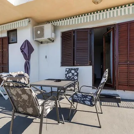 Duro Apartamento Stanici